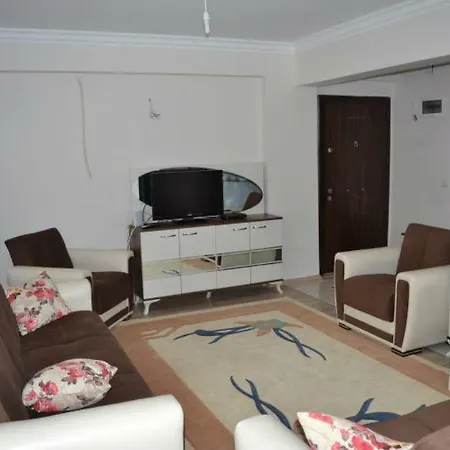 Holiday House 이츠멜레르